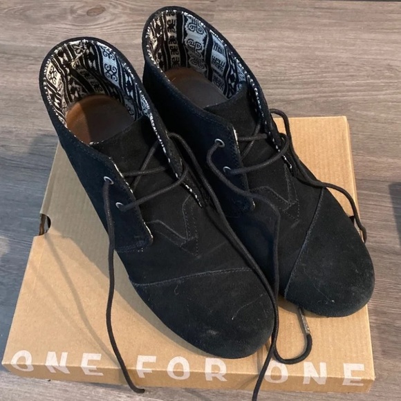 Toms Boots - Picture 1 of 5